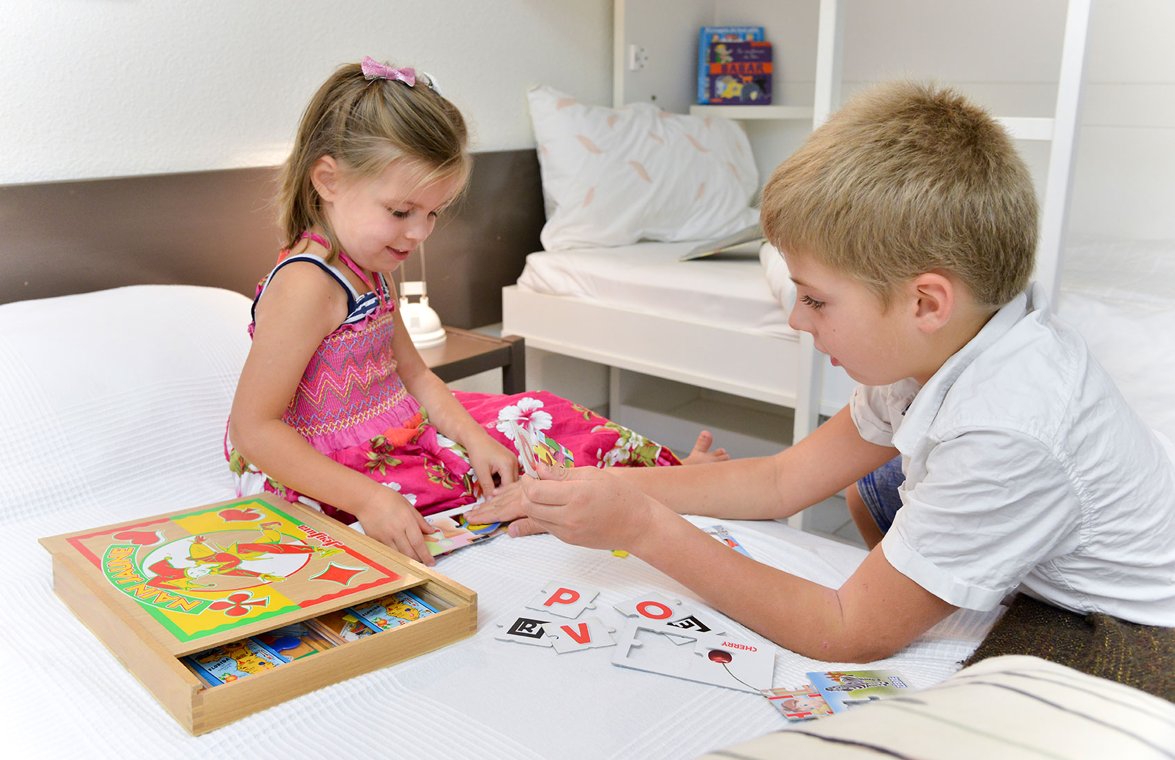 hotel-les-bellugues-chambre-familiale-02