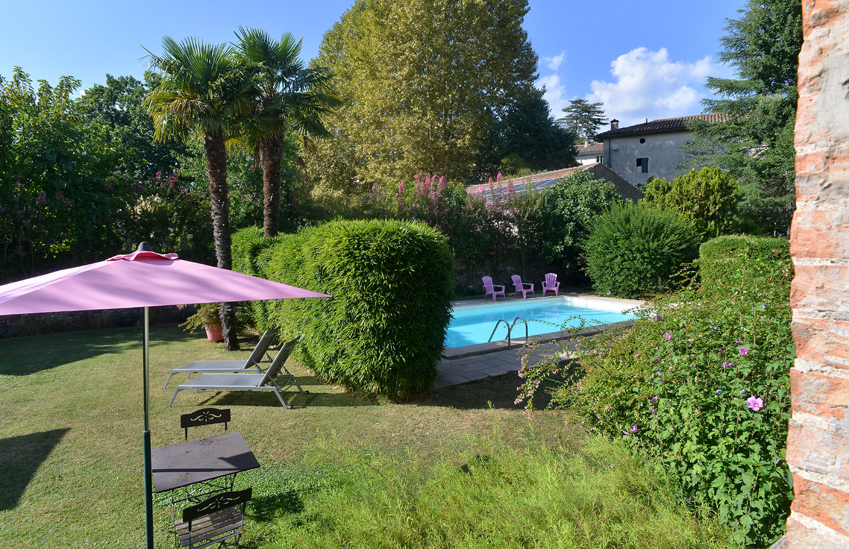 hotel-les-bellugues-chambre-triple-vue